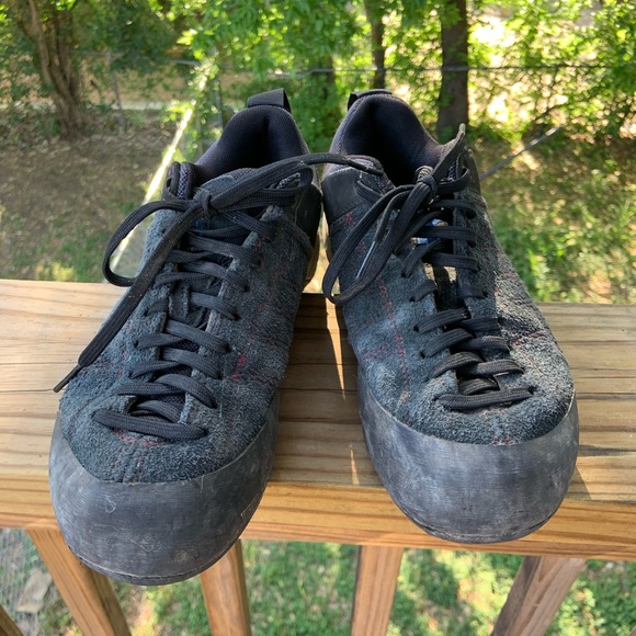 FiveTen Guide Tennies climbing approach shoes - Picture 3 of 4